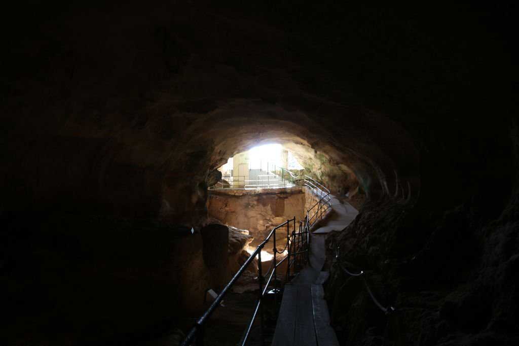 Maltas Ghar Dalam Cave 