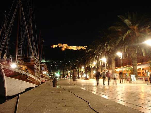 Hvar-night-life