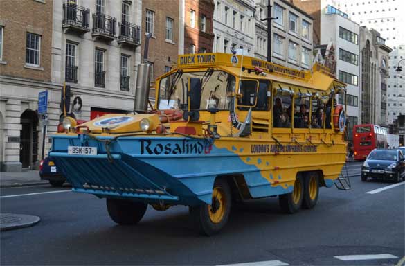 Londons-famous-duck-tours-L