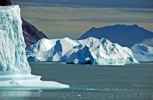Icebergs-North-Greenland