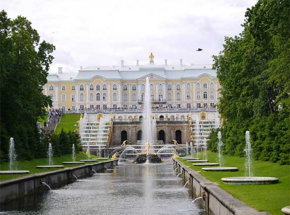 Peterhof-Palace