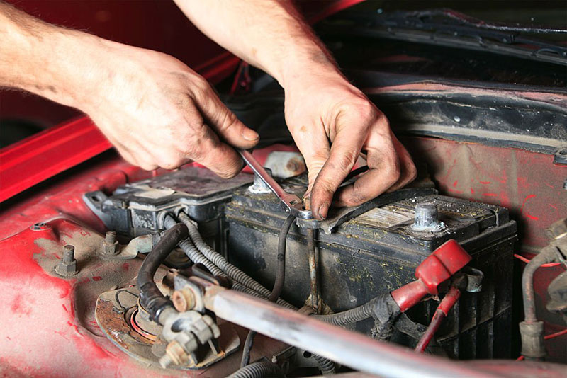 Common Car Problems Angelenos Should Know How To Handle, Dead Car Battery