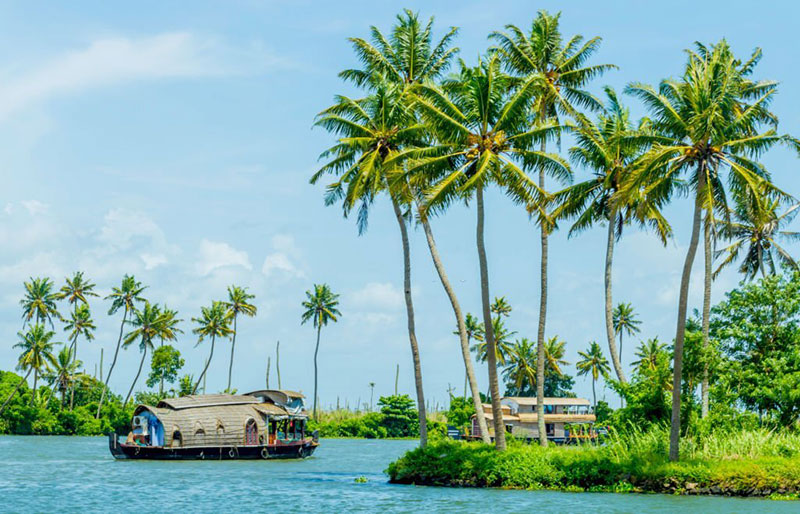 Living In Houseboats