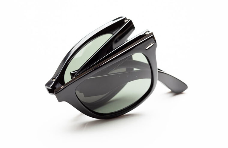 Foldable sunglasses