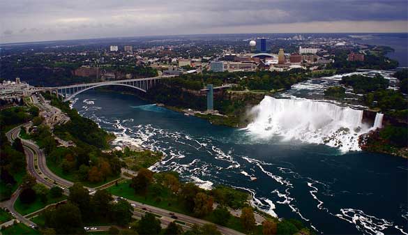 Niagara-Falls-Canada-Border
