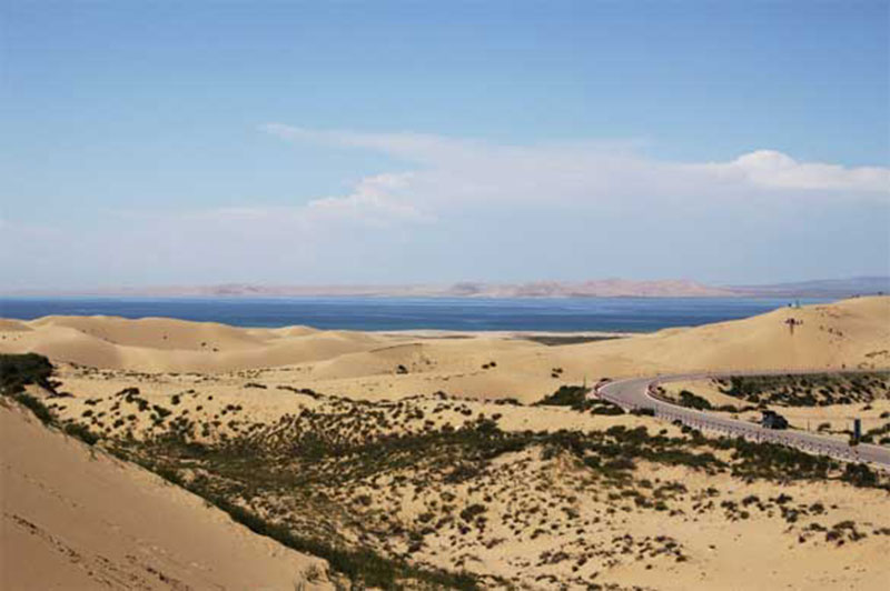 Sand-Island-Qinghai-Lake