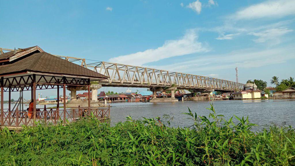 Benua anyar bridge in Banjarmasin Hotels Guide