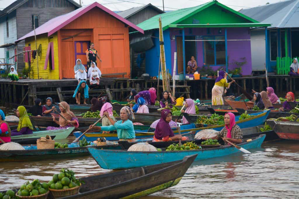 Adventure in Banjarmasin Floating Market