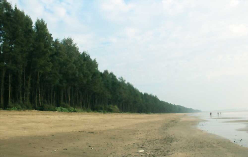 Nargol Beach, places to visit near valsad
